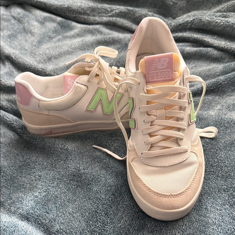 New Balance CT300 V3 Court Sneakers